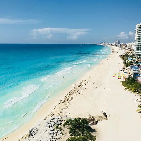 2 Story Oceanfront Penthouses On Cancun Beach! Exterior photo