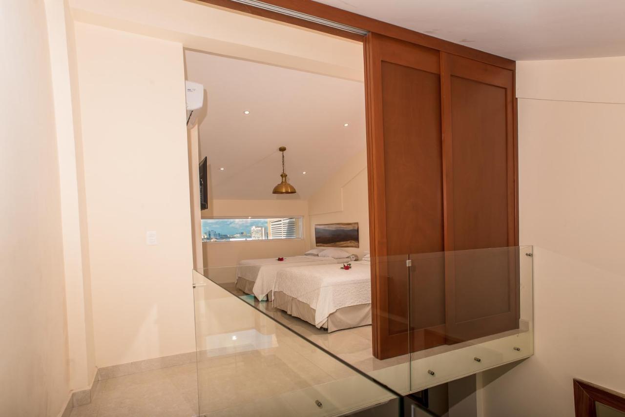2 Story Oceanfront Penthouses On Cancun Beach! Exterior photo