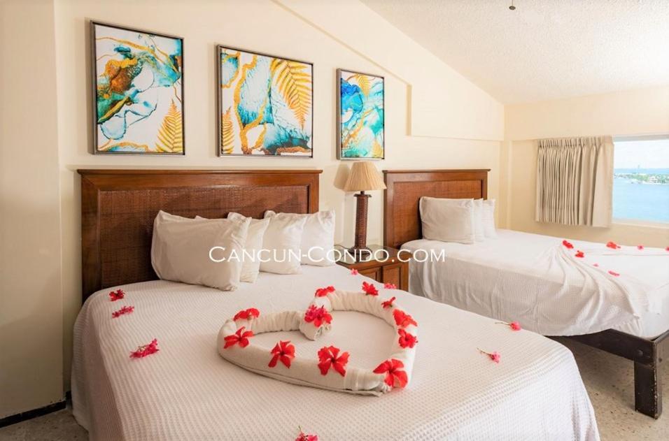 2 Story Oceanfront Penthouses On Cancun Beach! Exterior photo
