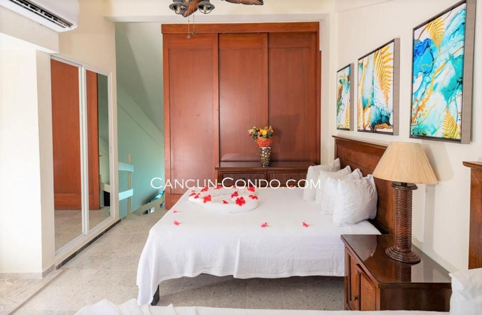 2 Story Oceanfront Penthouses On Cancun Beach! Exterior photo
