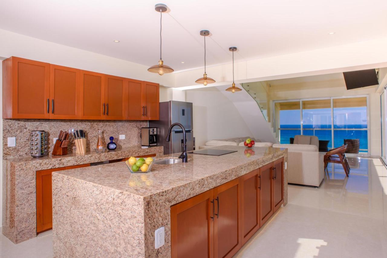 2 Story Oceanfront Penthouses On Cancun Beach! Exterior photo