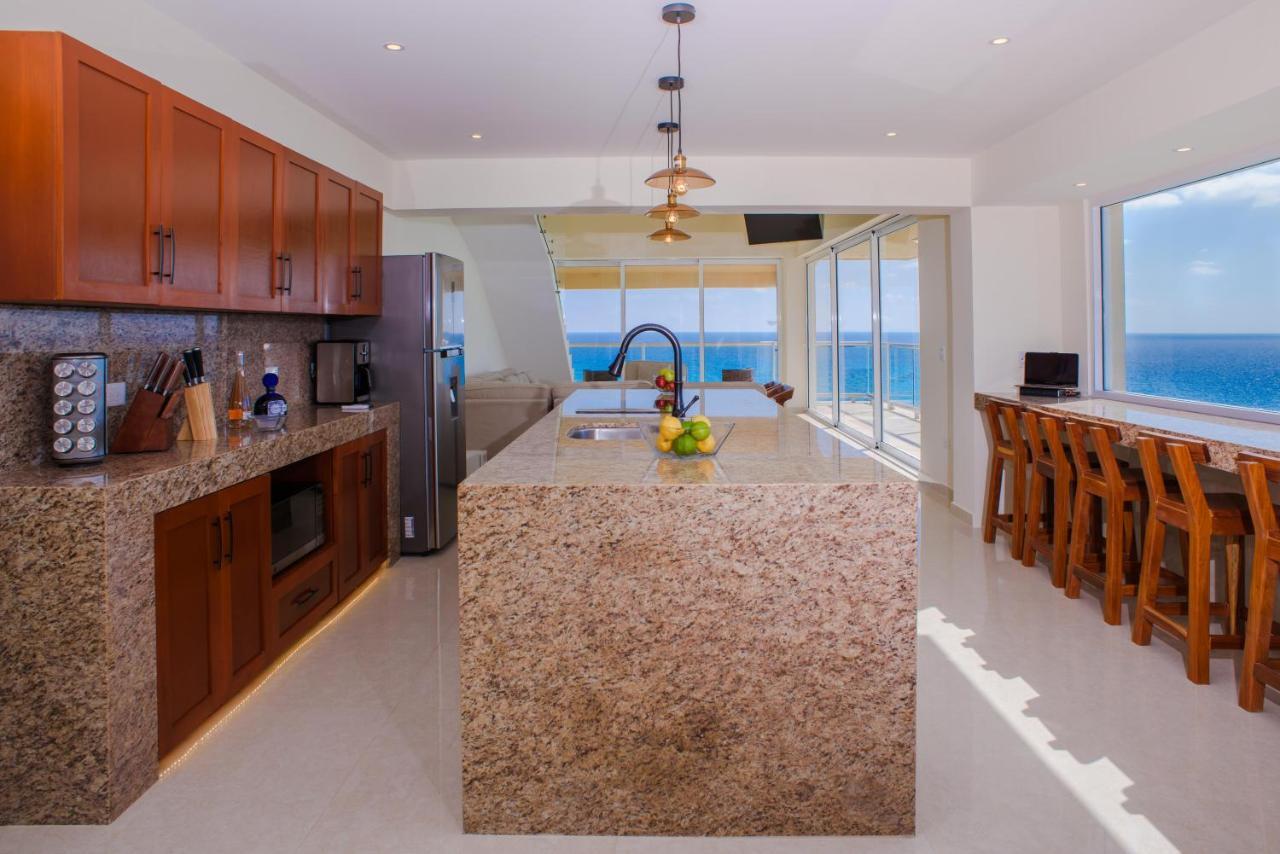 2 Story Oceanfront Penthouses On Cancun Beach! Exterior photo