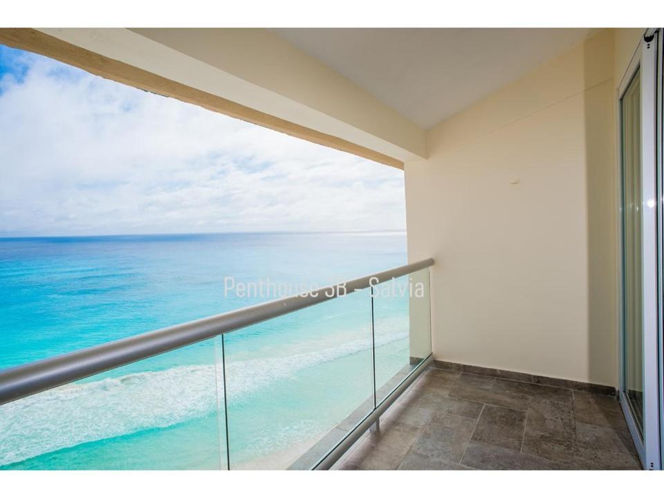2 Story Oceanfront Penthouses On Cancun Beach! Exterior photo